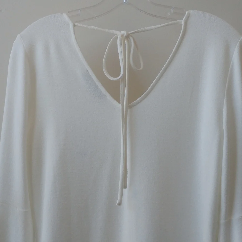 * NWT * LOFT Bell-Sleeve Top - Picture 3 of 6